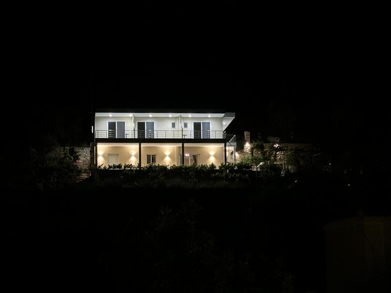 Ion Rooms Himarë Exteriér fotografie